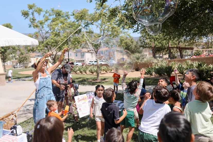 45 Minute Deluxe Bubble Show