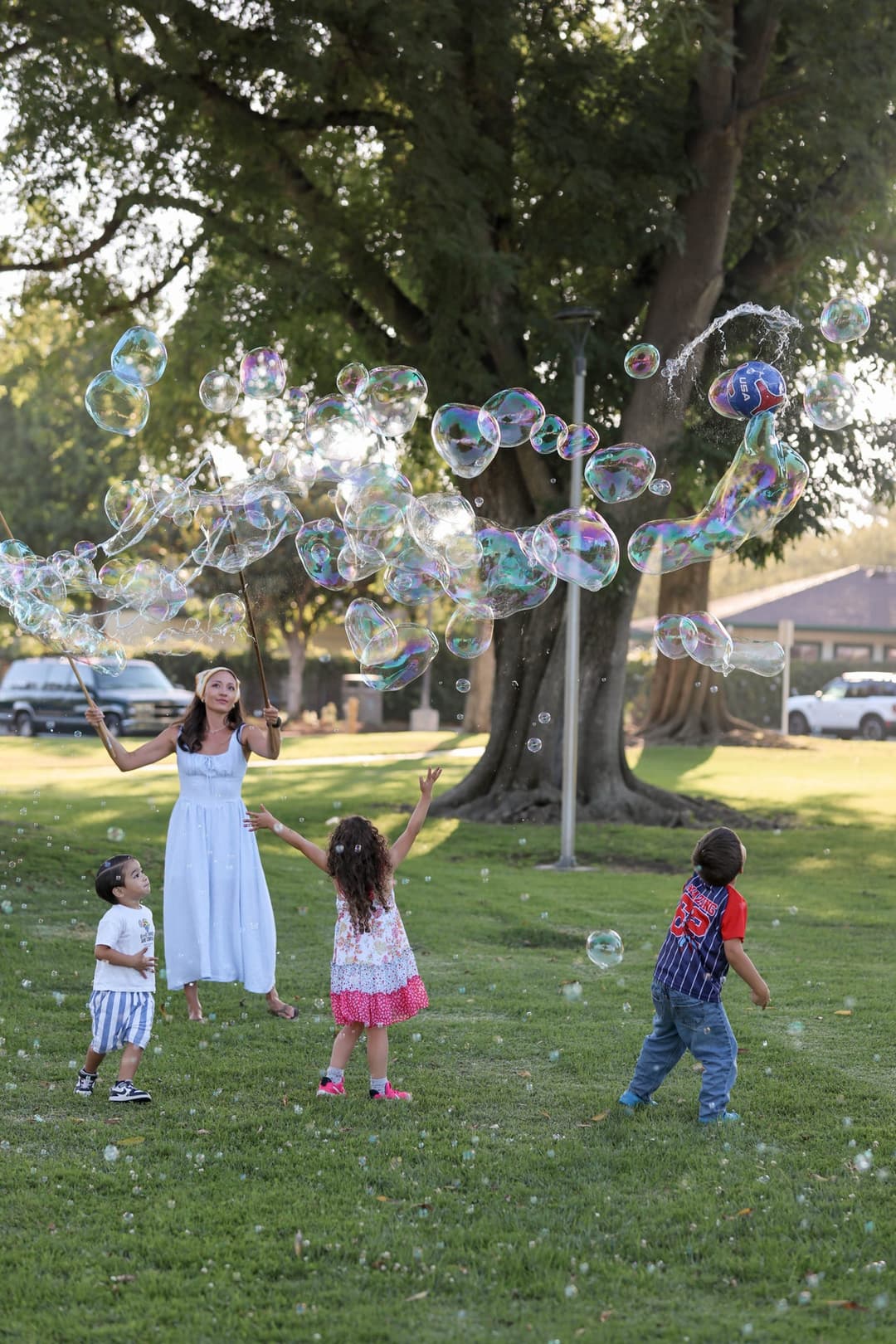 Giant bubble cluster in the air